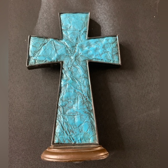 Fleur di Lis Turquoise Resin Cross. - Picture 2 of 6